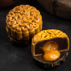 Sweet Potato Custard Lava (Mooncake)